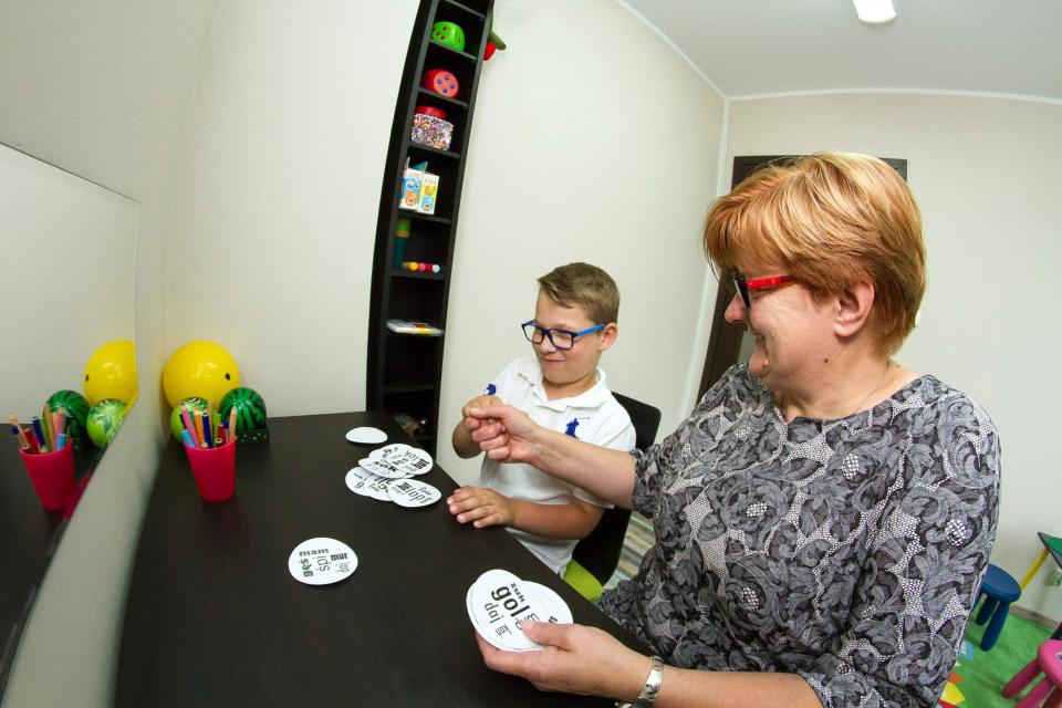 Terapia pedagogiczna / Utrwalanie czytania w czasie zabaw
